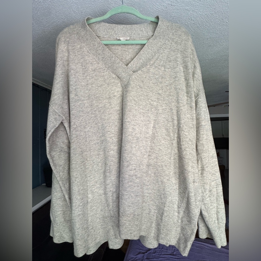 GAP Heather Gray Knit Pullover
